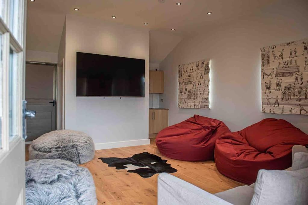 Villa Coed Farm-Hot Tub-Sleeps 12-Near Brecon Exterior foto